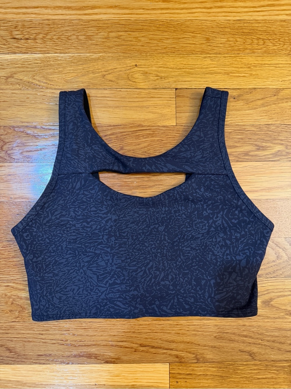 Lululemon Everlux Cut-Out Train Bra *Medium Support B/C Cups Crunch Black Size 8
